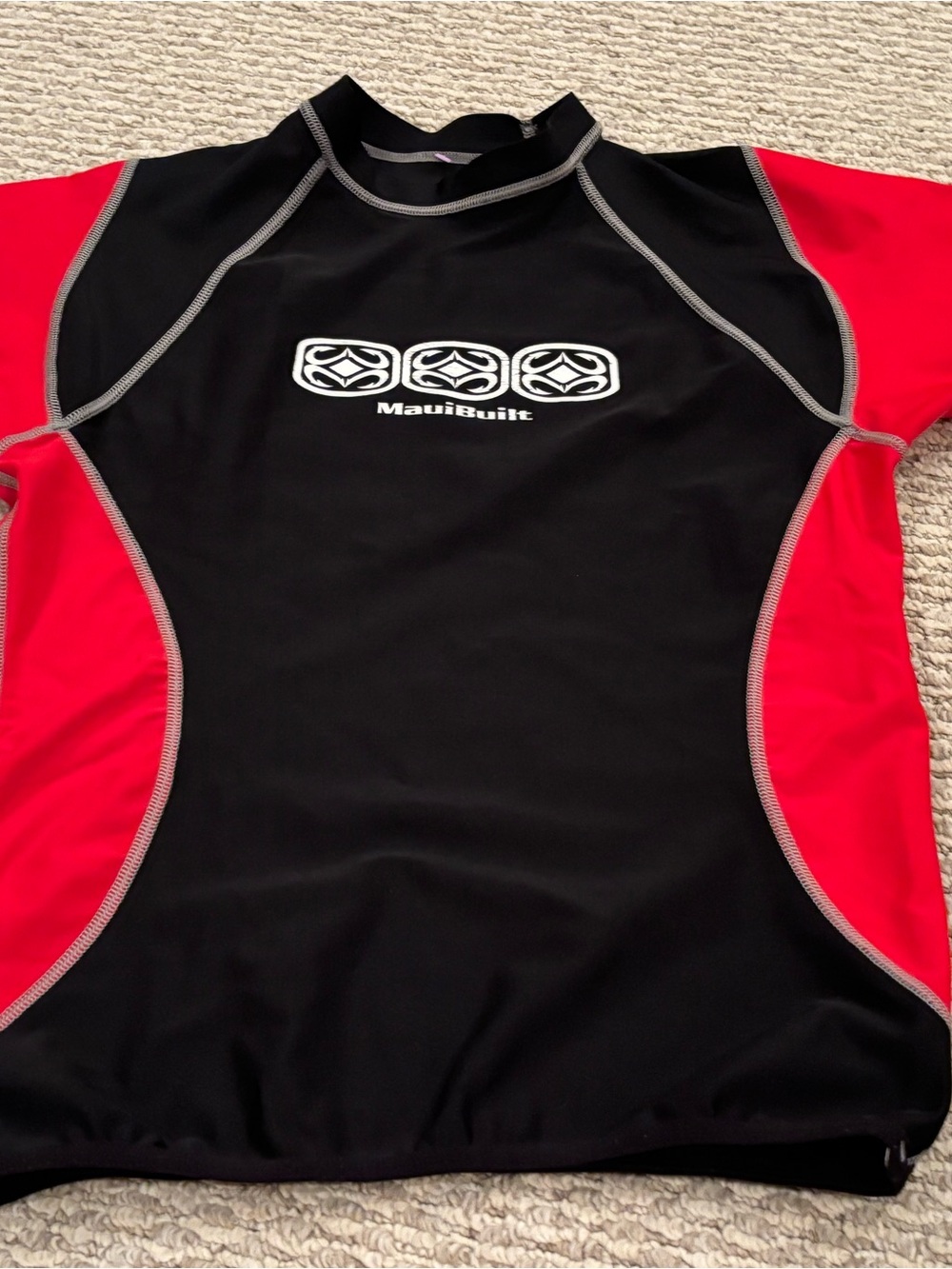 Maui Built Mens Medium Black & Red Rash Guard Short Sleeve Swim Shirt